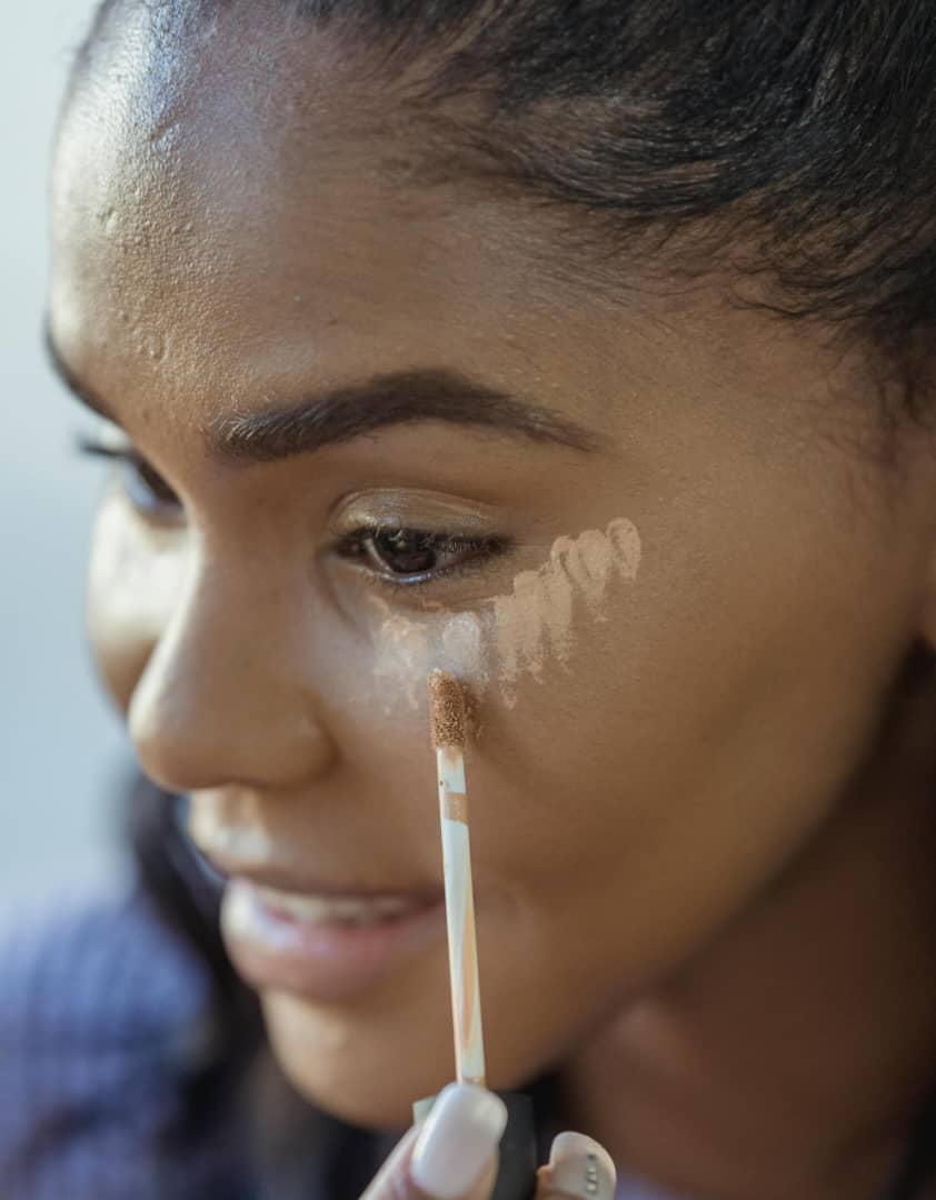 Révélez votre éclat avec le bâton de maquillage facial