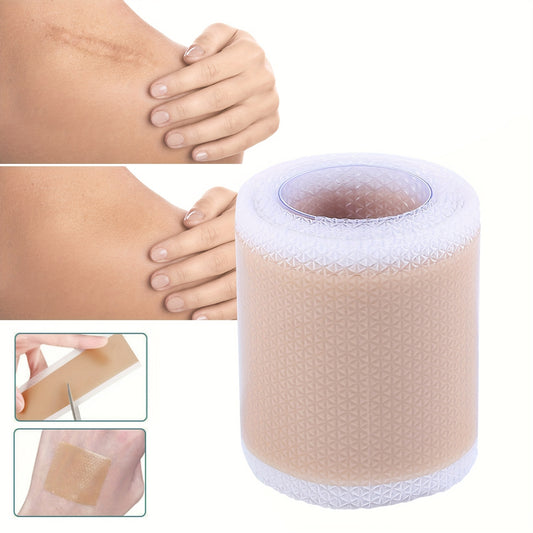 Image montrant un grand rouleau de Rouleau De Gel De Silicone 4 Cm * 150 Cm Rouleau De Bande De Cicatrice De Gel De Silicone Patch Invisible De Couleur De Peau avec une surface texturée. Trois encarts montrent le ruban utilisé : coupé sur mesure, appliqué sur un bras présentant une cicatrice visible et placé sur le dos d'une personne.